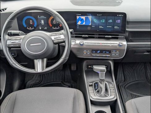 Used 2025 Hyundai Kona SEL FWD image 8