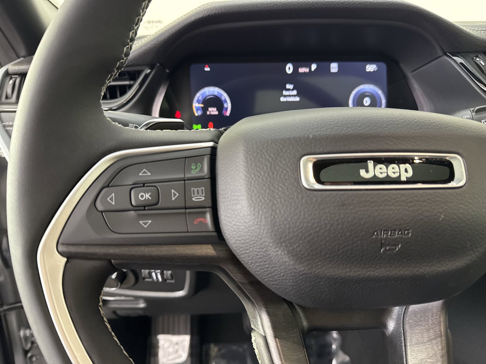Used 2026 Jeep Grand Cherokee Altitude AWD/4WD image 13