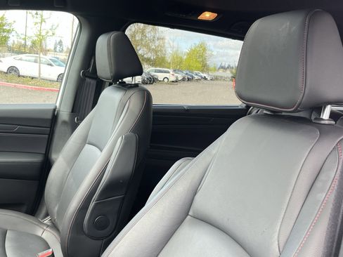 Used 2025 Honda Odyssey Sport-L image 18