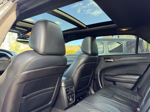 Used 2014 Chrysler 300 C image 36