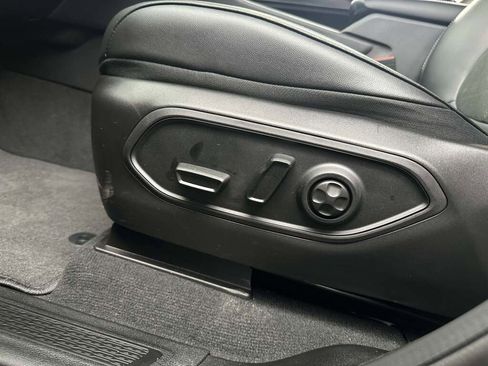 New 2025 Jeep Grand Cherokee L Laredo image 26