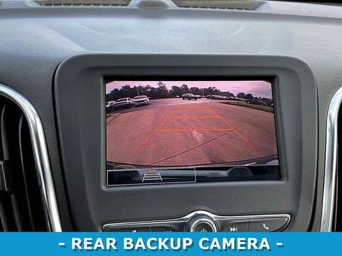 Used 2023 Chevrolet Equinox LS w/ LS Convenience Package FWD image 14