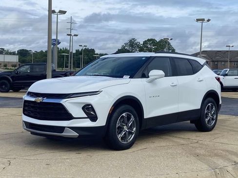 Used 2024 Chevrolet Blazer LT w/ Convenience Package FWD image 5