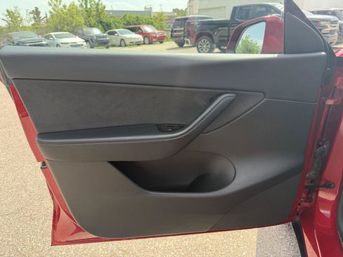 Used 2020 Tesla Model Y Long Range AWD/4WD image 12