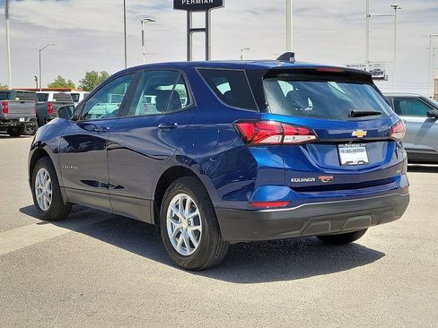 Used 2022 Chevrolet Equinox LS AWD/4WD image 7