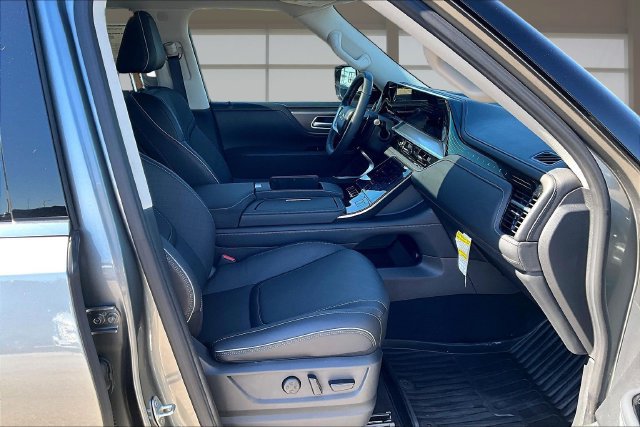 Used 2026 INFINITI QX80 Luxe RWD image 7