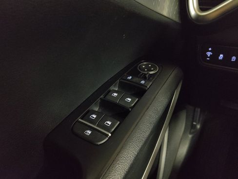 Used 2023 Kia Soul LX w/ Option Group 015 FWD image 27