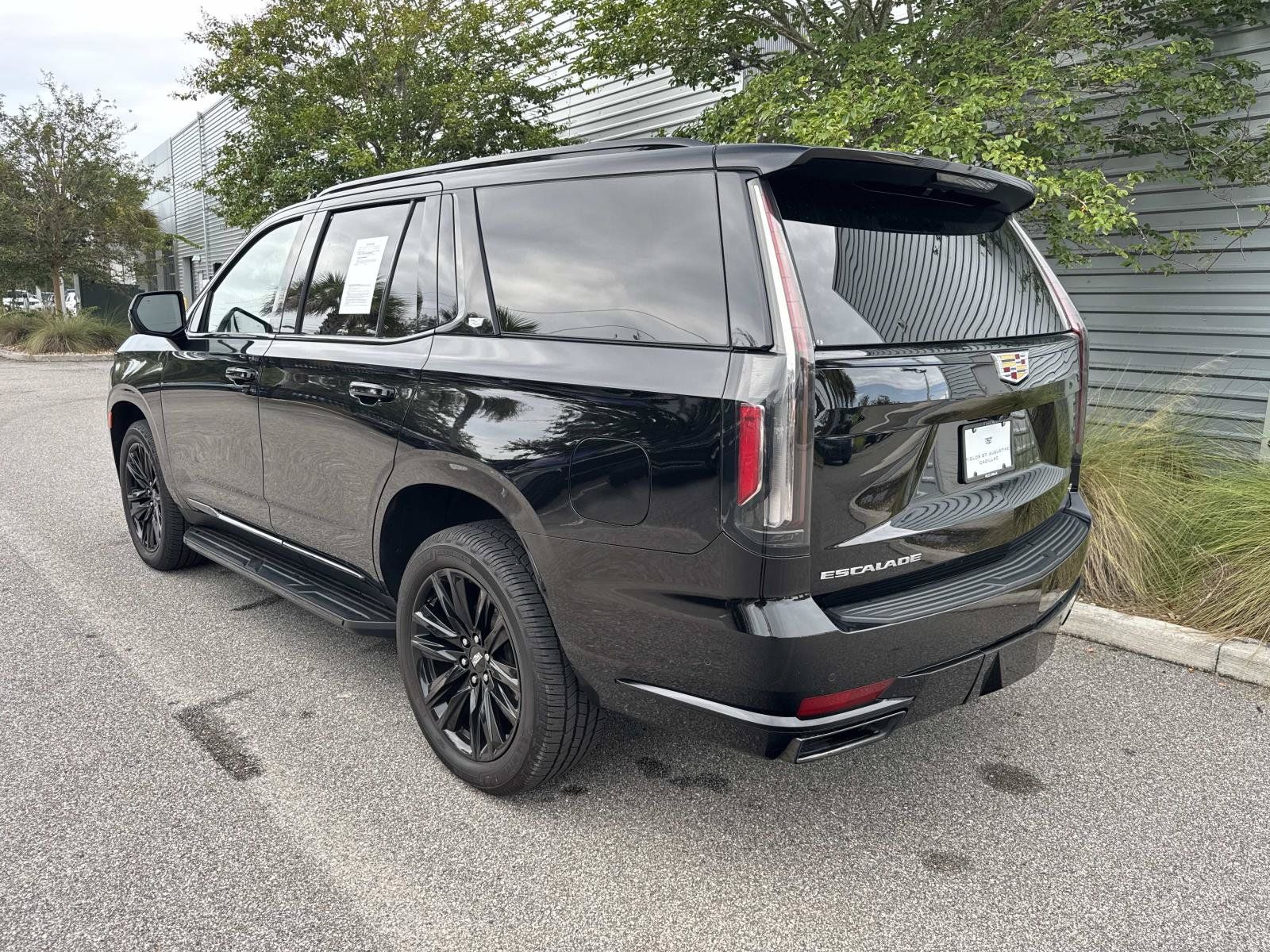 Used 2024 Cadillac Escalade Sport AWD/4WD image 3