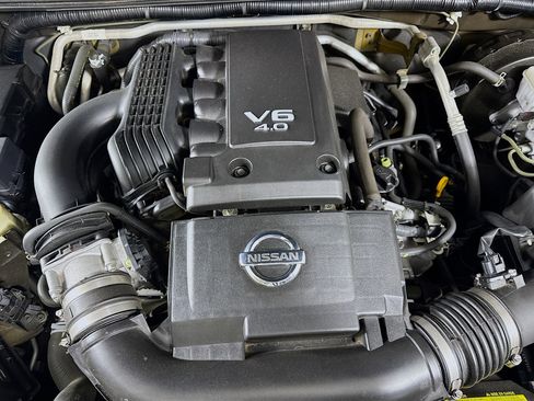 Used 2019 Nissan Frontier SV image 38