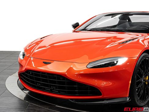 Used 2022 Aston Martin V8 Vantage Roadster image 15