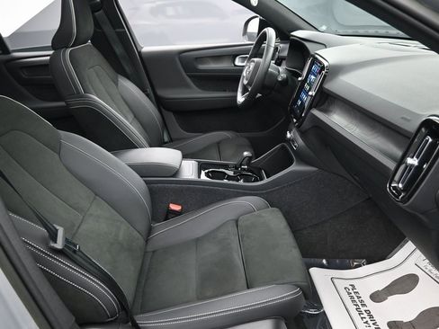 Used 2023 Volvo XC40 Recharge Ultimate w/ Protection Package Premier image 33
