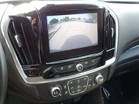 Used 2019 Chevrolet Traverse LT FWD image 18