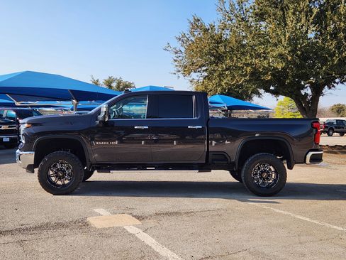 Used 2024 Chevrolet Silverado 3500 LTZ w/ LTZ Plus Package image 4