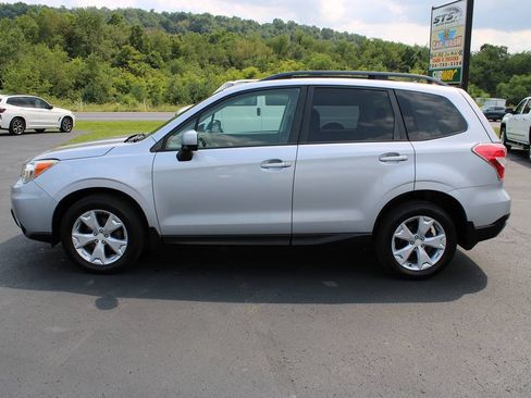 Used 2015 Subaru Forester 2.5i Premium AWD/4WD image 3