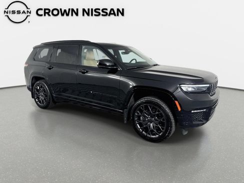 Used 2025 Jeep Grand Cherokee L Summit w/ Obsidian Package AWD/4WD image 4