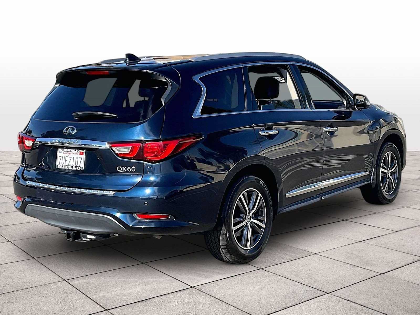 Used 2016 INFINITI QX60 FWD w/ Premium Plus Package image 16