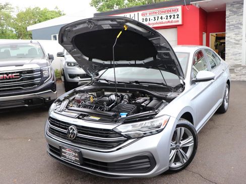 Used 2024 Volkswagen Jetta SE FWD image 47