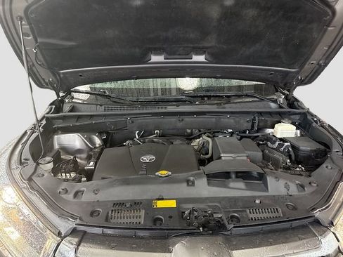 Used 2017 Toyota Highlander Limited Platinum image 33