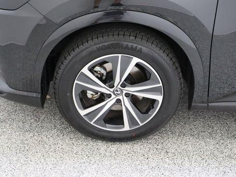 Used 2024 Lexus RX 350h w/ Convenience Package image 11