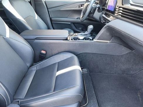 Used 2025 Toyota Camry XLE image 13