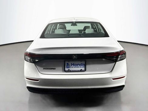 Used 2023 Honda Accord EX image 7