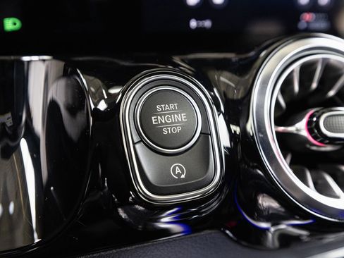 Certified 2022 Mercedes-Benz GLA 250 4MATIC image 16