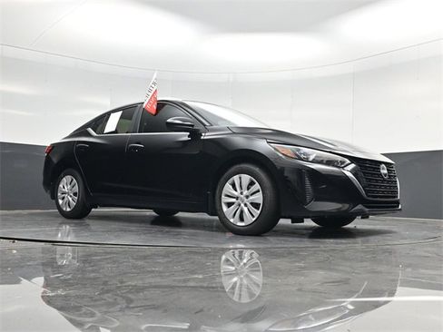 Used 2025 Nissan Sentra S image 47