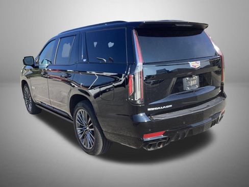 Used 2023 Cadillac Escalade V w/ Heavy-Duty Trailer Package AWD/4WD image 3