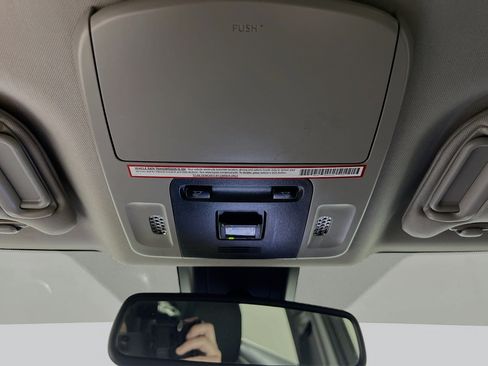 Used 2021 Toyota Camry SE w/ Convenience Package FWD image 21