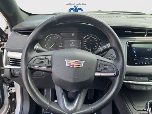 Used 2022 Cadillac XT4 Premium Luxury w/ Enhanced Visibility Package AWD/4WD image 13