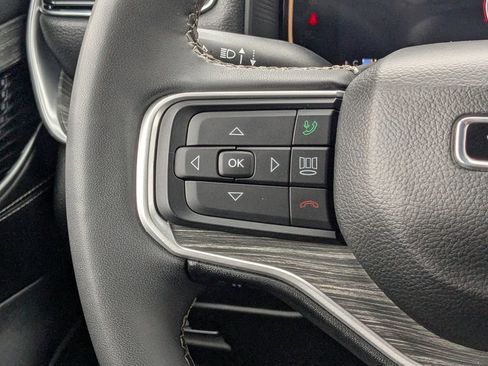 Used 2024 Jeep Wagoneer Series II w/ Flexible Seating Group image 24