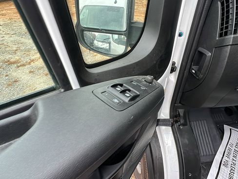 Used 2025 RAM ProMaster 2500 w/ Premium Convenience Group image 15