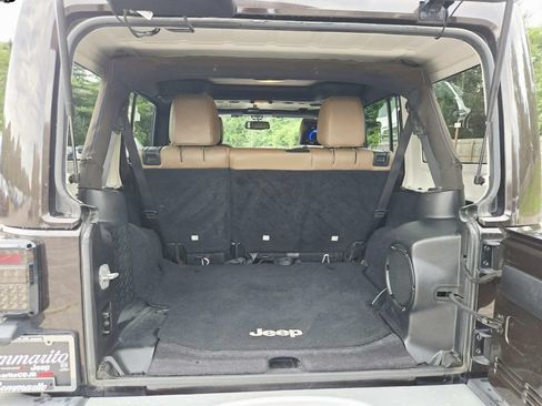 Used 2013 Jeep Wrangler Unlimited Sahara w/ Dual Top Group AWD/4WD image 15