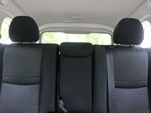 Used 2020 Nissan Rogue SV w/ Premium Package image 35