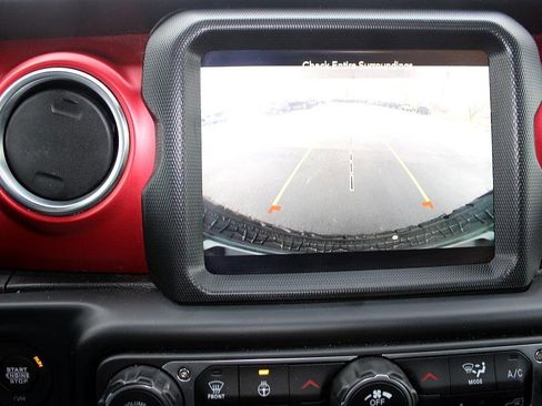 Used 2022 Jeep Wrangler Unlimited Rubicon w/ Cold Weather Group image 22