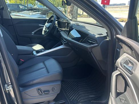 Used 2025 Audi Q5 Premium w/ Convenience Package AWD/4WD image 13