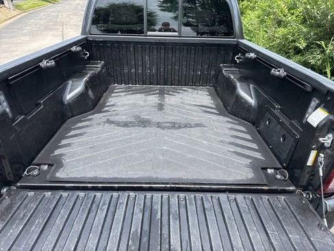 Used 2023 Toyota Tacoma SR AWD/4WD image 40