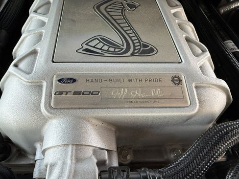 Used 2022 Ford Mustang Shelby GT500 w/ Carbon Fiber Track Pack RWD image 40