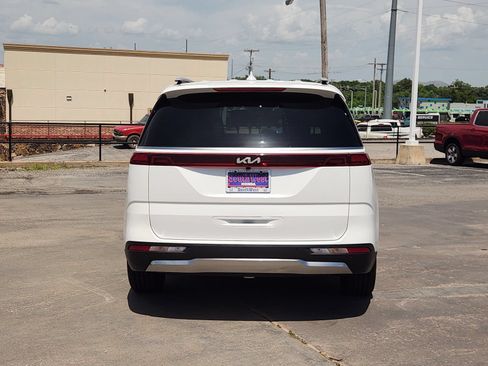 Used 2024 Kia Carnival SX FWD image 8