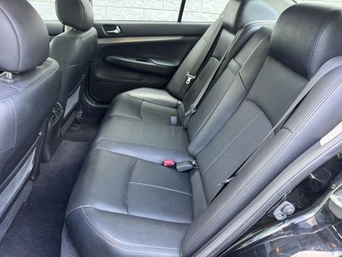 Used 2013 INFINITI G37 x Sedan w/ Premium Pkg AWD/4WD image 16