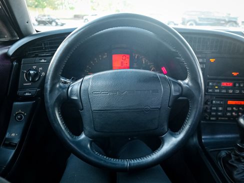 Used 1993 Chevrolet Corvette Convertible image 18