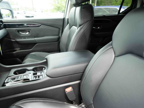 Certified 2025 Honda Pilot EX-L image 10