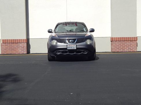 Used 2011 Nissan Juke SV FWD image 9