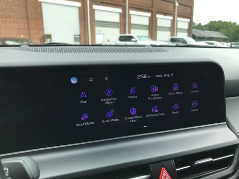 Used 2024 Kia Seltos EX FWD image 18
