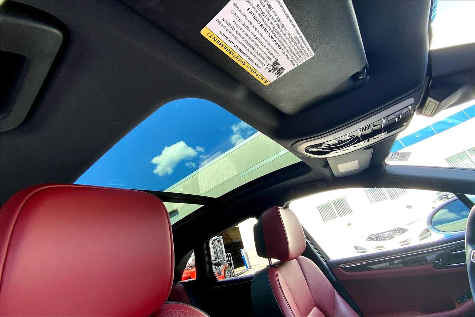 Certified 2023 Porsche Macan AWD/4WD image 20