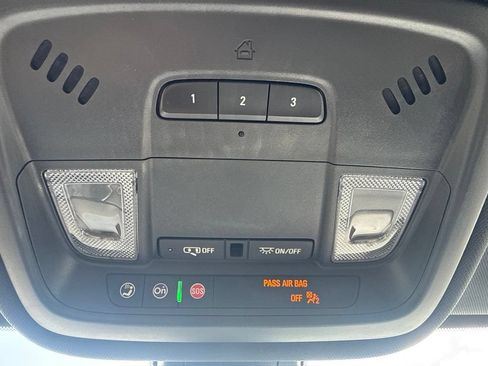 Used 2023 Chevrolet Traverse LT FWD image 28