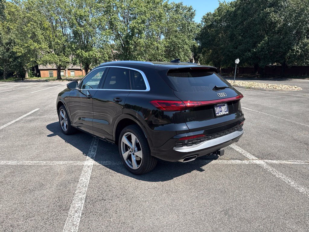 Used 2025 Audi Q5 Premium AWD/4WD image 8