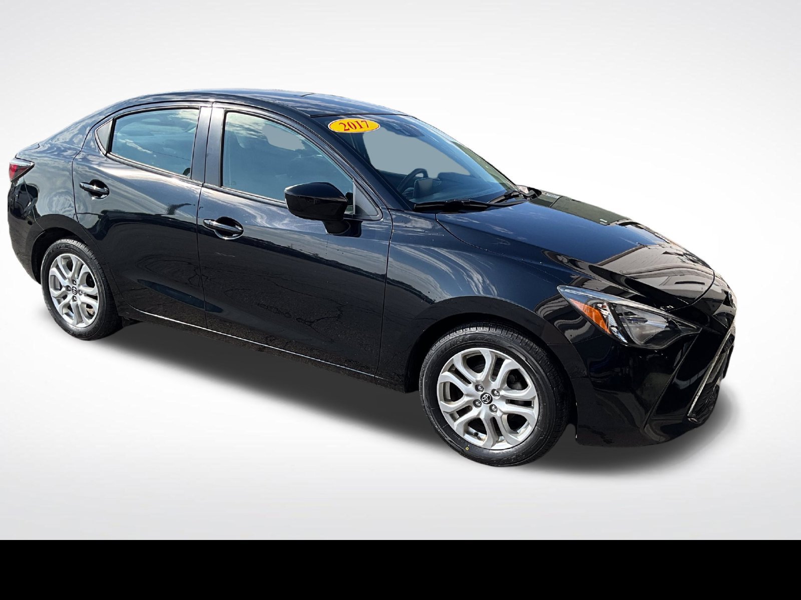 Used 2017 Toyota Yaris iA FWD image 8