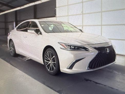 Used 2024 Lexus ES 300h w/ Premium Package FWD image 3