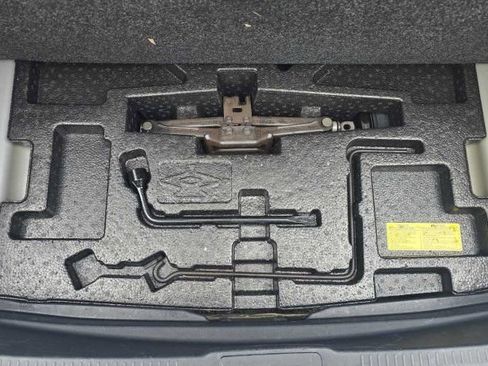 Used 2013 Toyota Camry SE FWD image 31